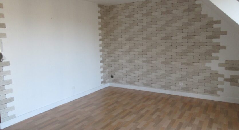 LOCATION-F1-F2-STUDIO-ARCHIVE-VENDOME-IMMOBILIER-SE-LOGER-AIR-B-N-B-CENTRE-VILLE-PLAZA-INDICATEUR-VENDOMOIS (2)